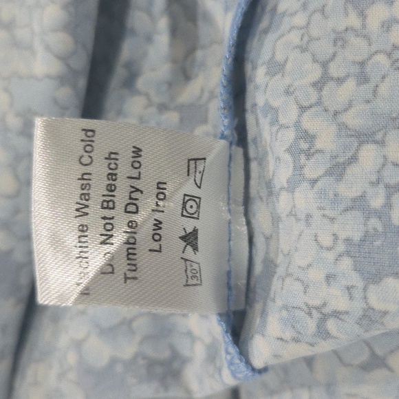 Tuckernuck Beautiful Blue, Floral, Button Up Dress In Great Condition! 🪻 - Picture 8 of 12